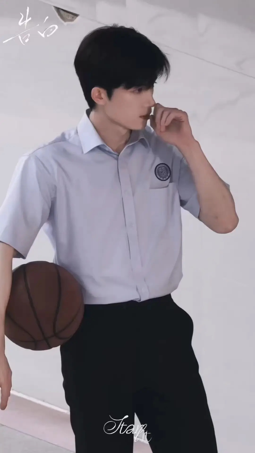 王星越《告白》高中校服周京泽来了 