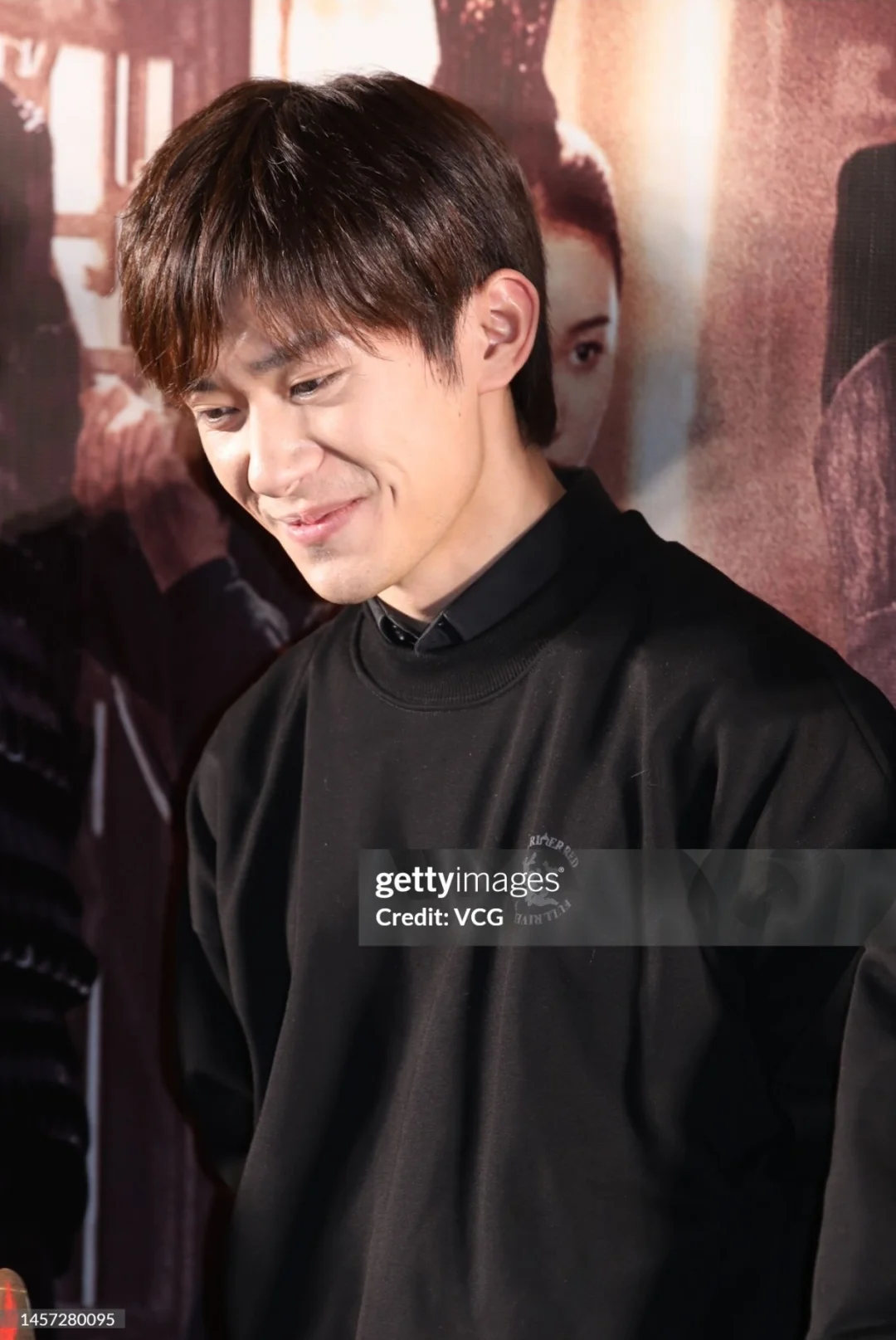 g社捡到一张没见过的满江红首映礼小千