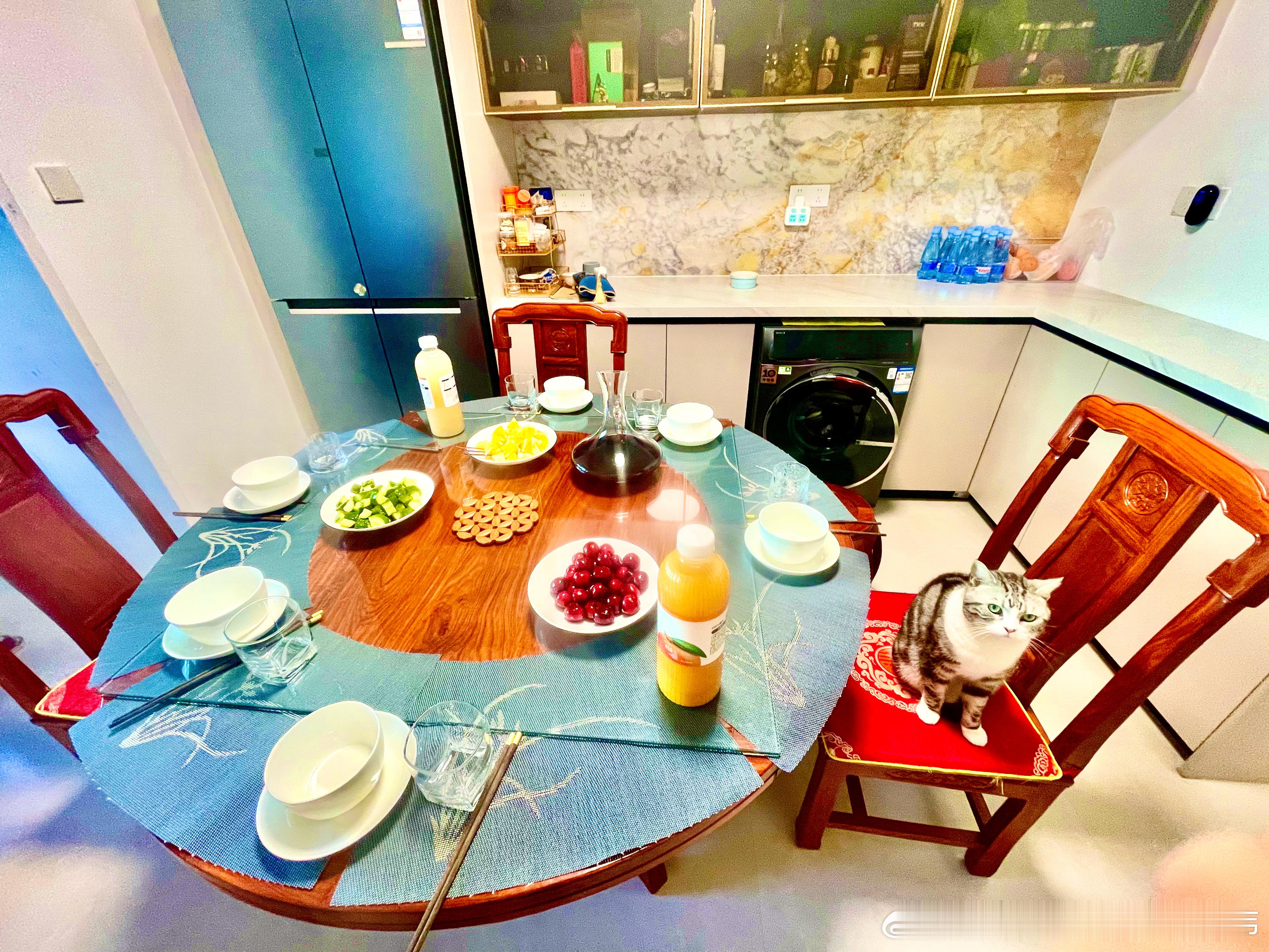 港股大幅上涨，我节前小圈子提醒，个股连续4个交易日跌多涨少，就是上证指数4000