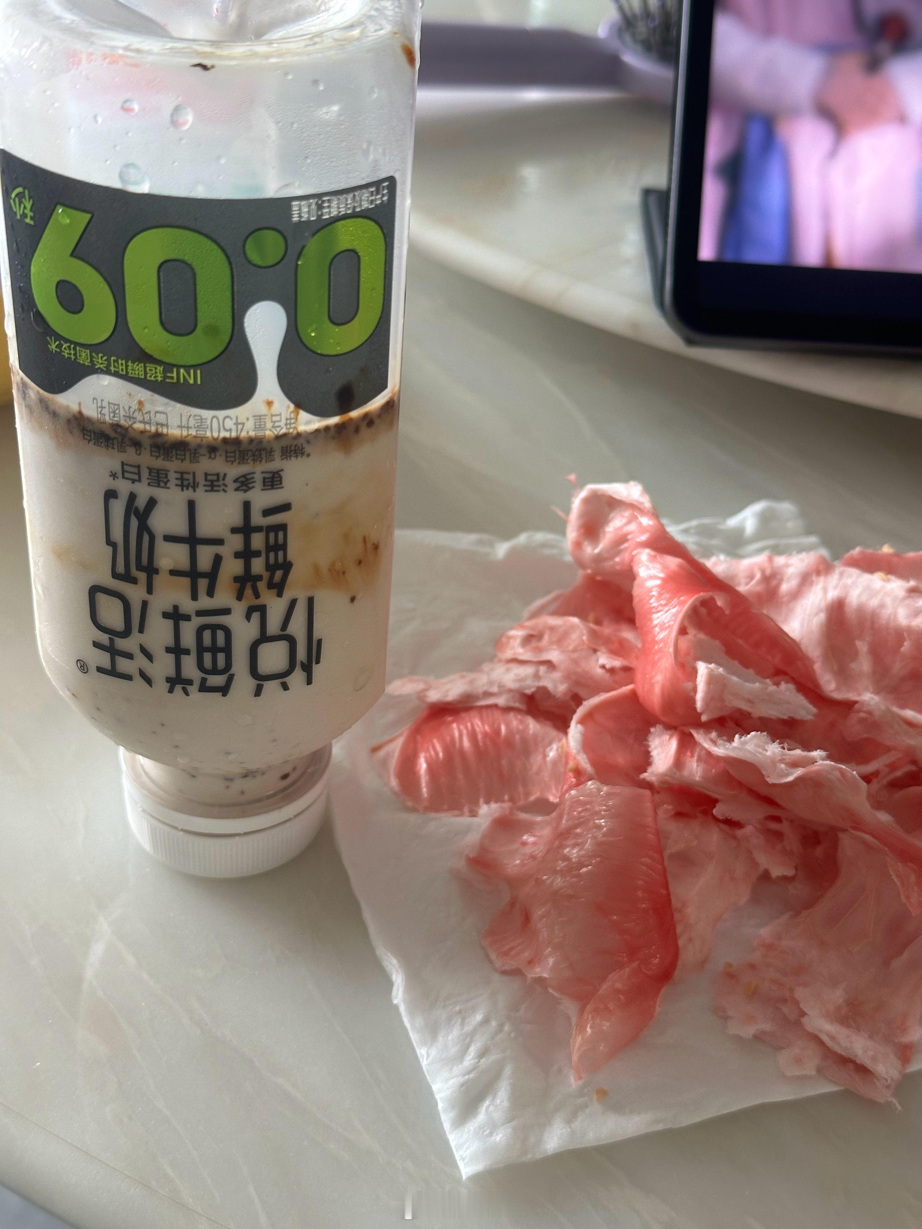 跟喝一起看剧（开始追兰香如故了她问我这个是好人吧，长得也挺好看的。然后我就跟她讨