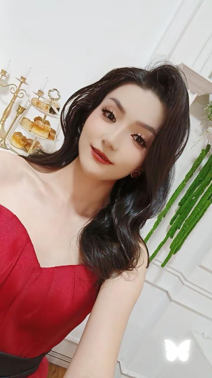 漂亮姐姐又来咯😜😜😜😜  太自恋了吧😂😂😂