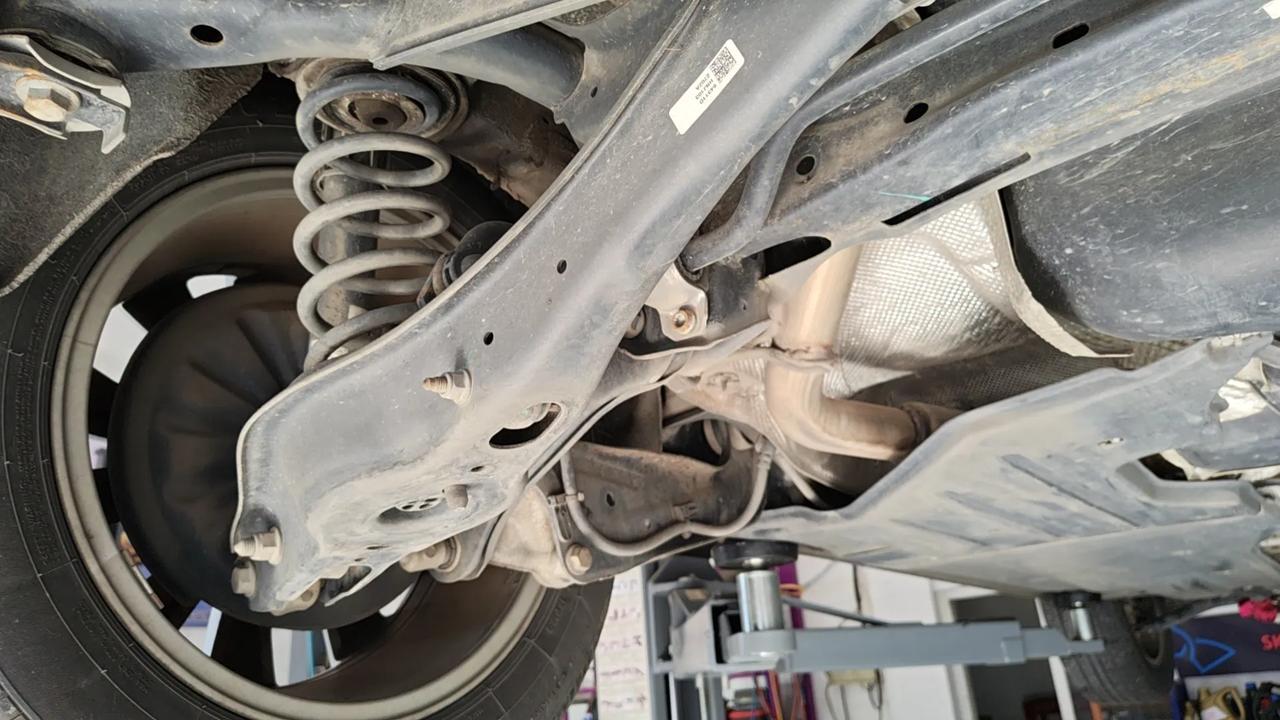 看看昨天的速派底盘，保养中，嘎嘎新~
​用心淘好车，唯信任不可辜负。关键在“用心