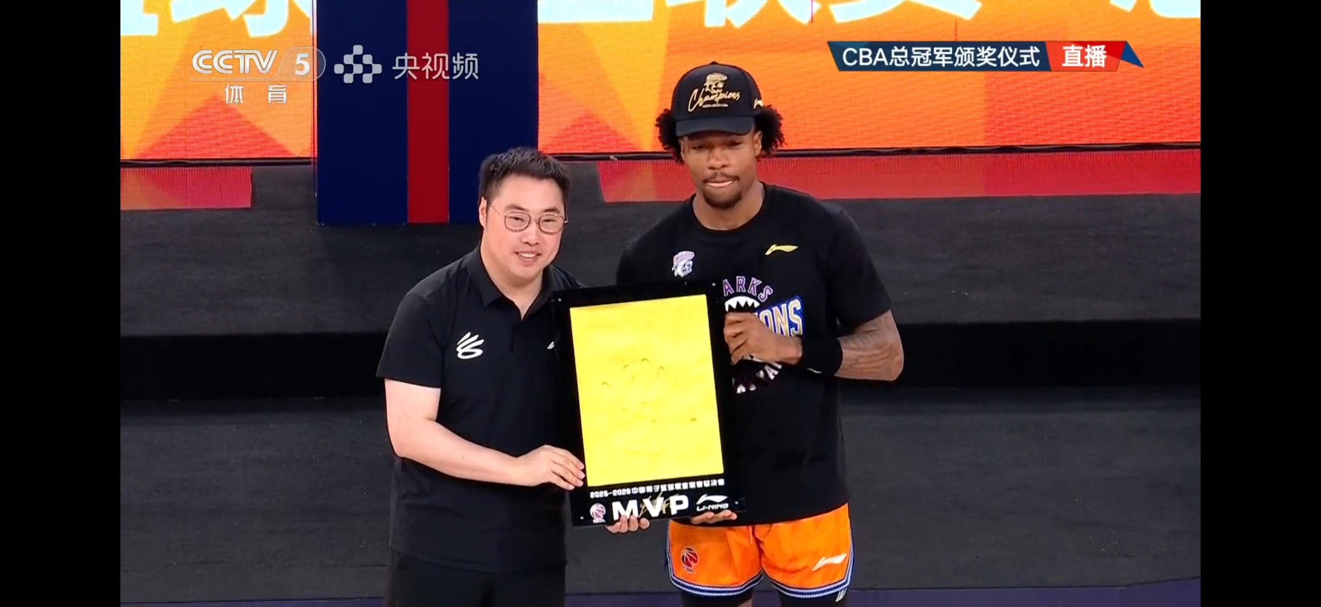 Polo衫+Curry Brand logo衣服细节了 李宁速度太快了 上海男篮