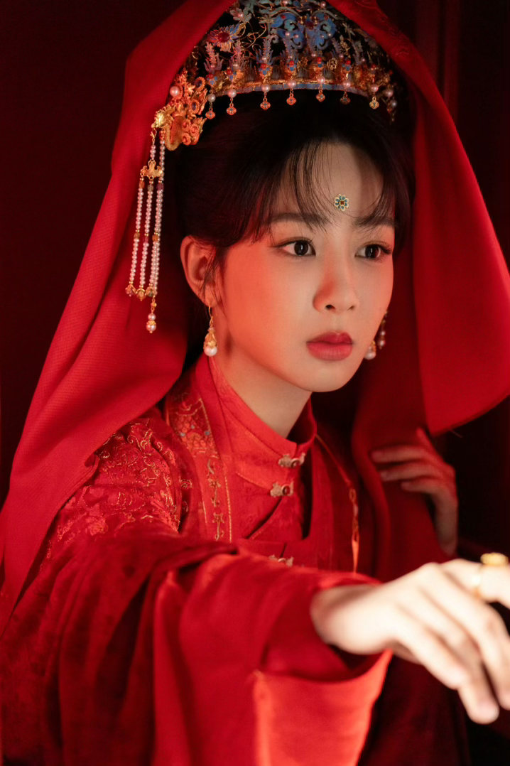 ‍杨紫玉兰花开君再来 yz‍杨紫董竹君 你是我在这世上，最想珍藏的温柔，像黄昏吹