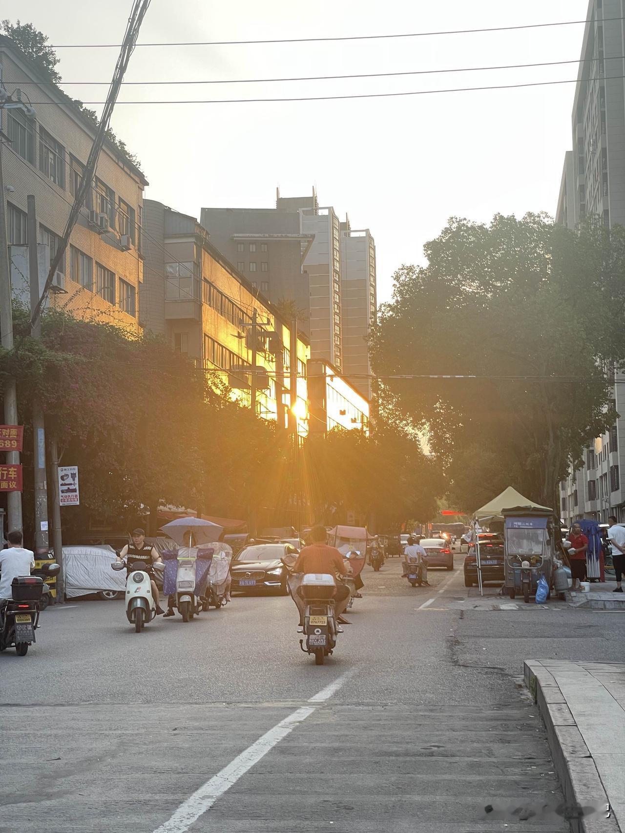 你们觉得送外卖丢人吗靠自己努力赚钱养家糊口，不觉得不丢人，你认为呢？