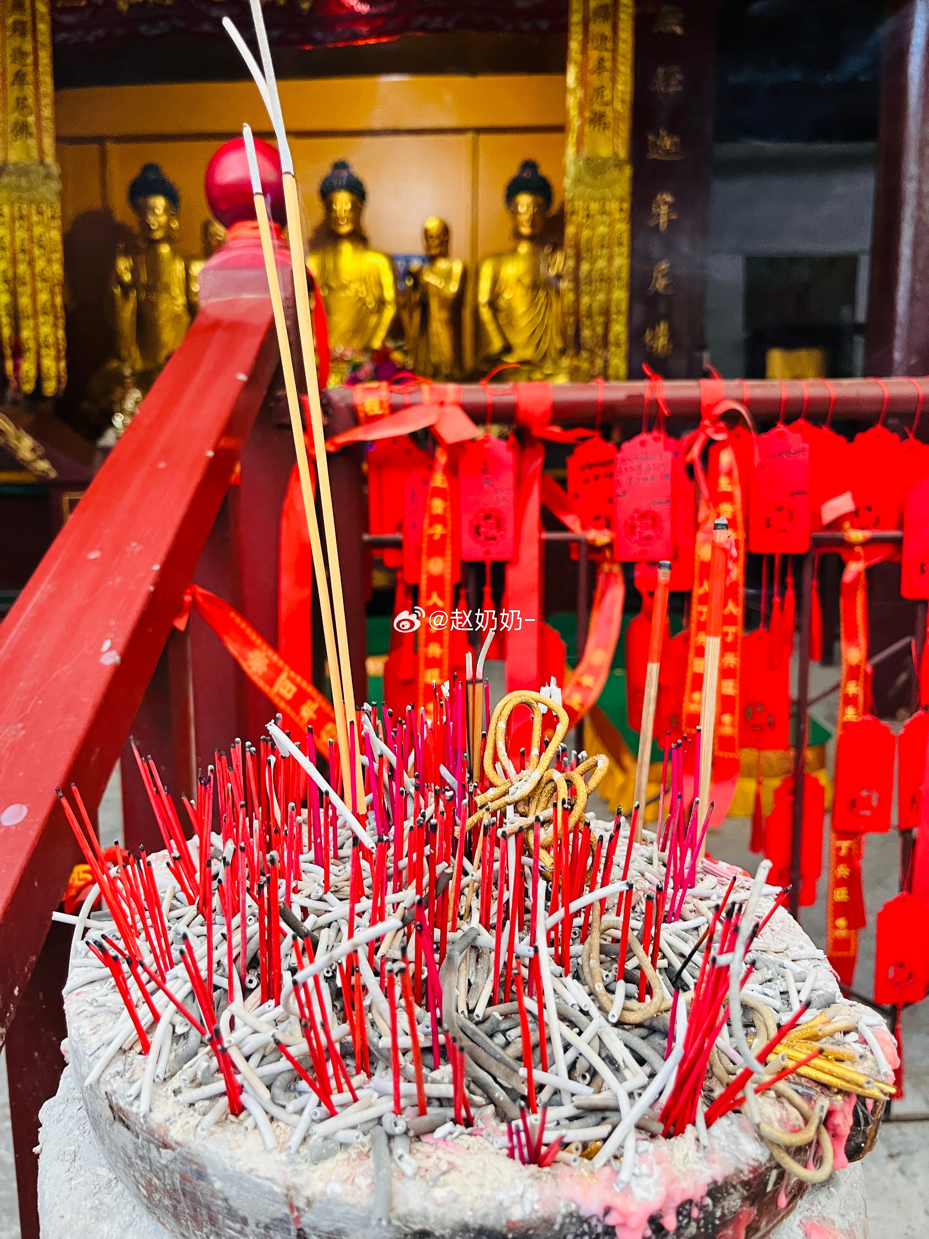 奶奶帮大家祈福 远是非，得安眠，纳百福。敬叩神明