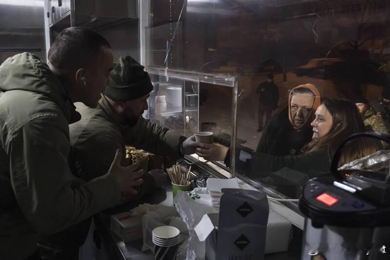 特朗普如何推动俄乌停火？《华尔街日报》披露今年或出现“三种版本”海外新鲜事俄乌局