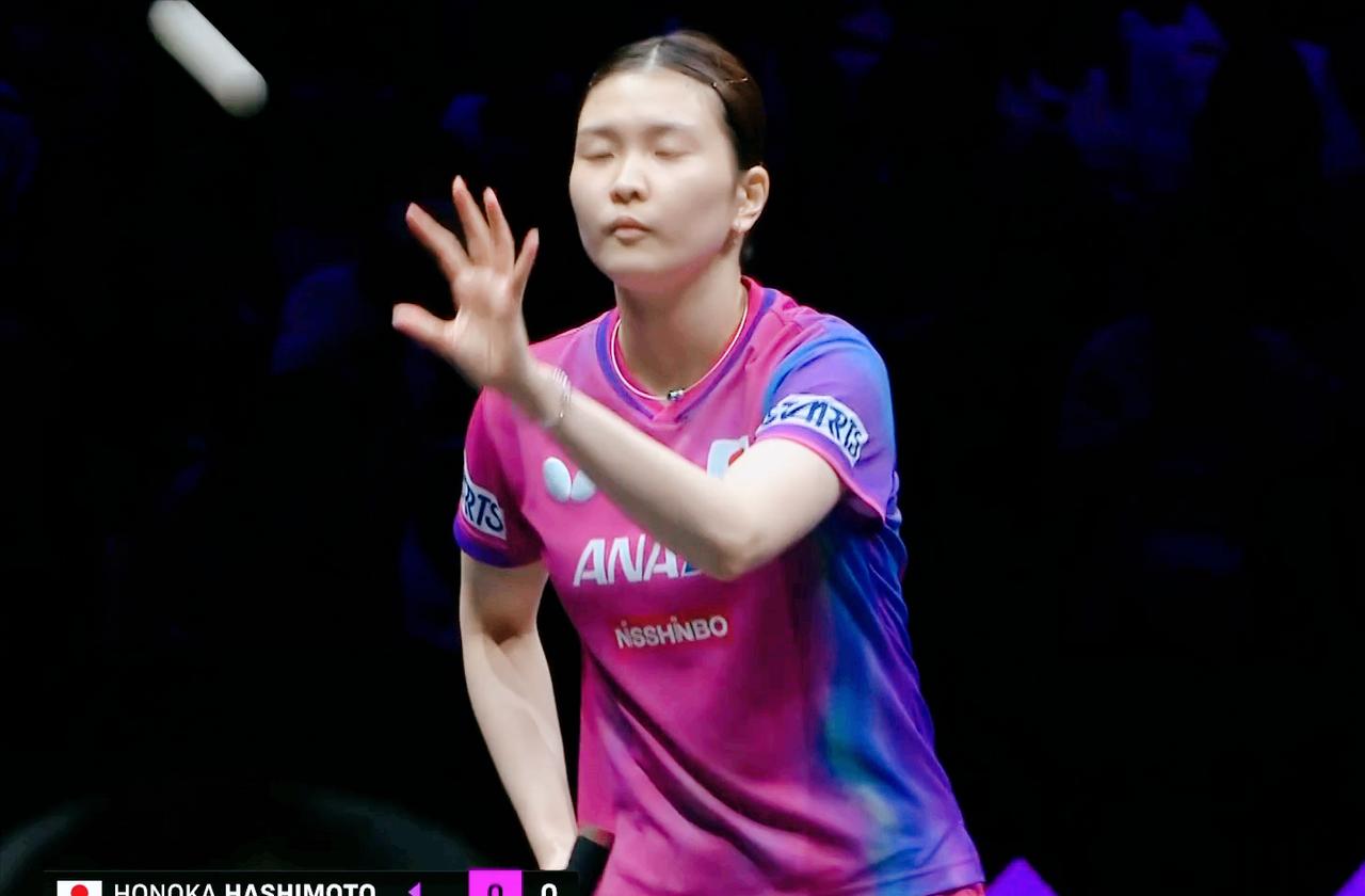 奇怪！桥本帆乃香怎么经常闭眼睛？
难道她是近视眼？

今天申裕斌用的是陈熠打桥本