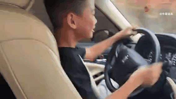 能不能找到这群孩子？再不教育就成马路杀手了！

目测也就十一、十二岁，他们开车出