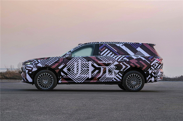 长城汽车迄今最高端的大六座SUV就要来了，名字确定为：魏牌V9X，定位是AI豪华