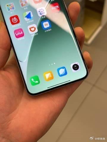 小米 15 Pro 的徕卡影像用着很舒服。主摄画质扎实，夜景干净有层次，长焦拍远