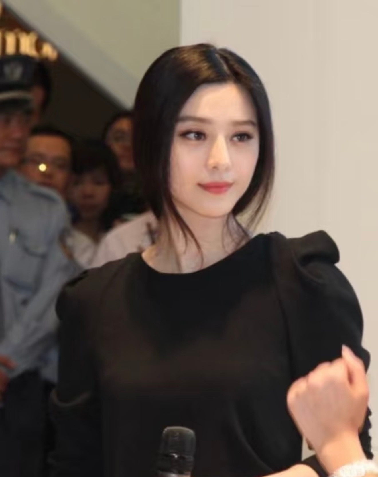 是啦 大家都很美但她可是范冰冰 ​​​