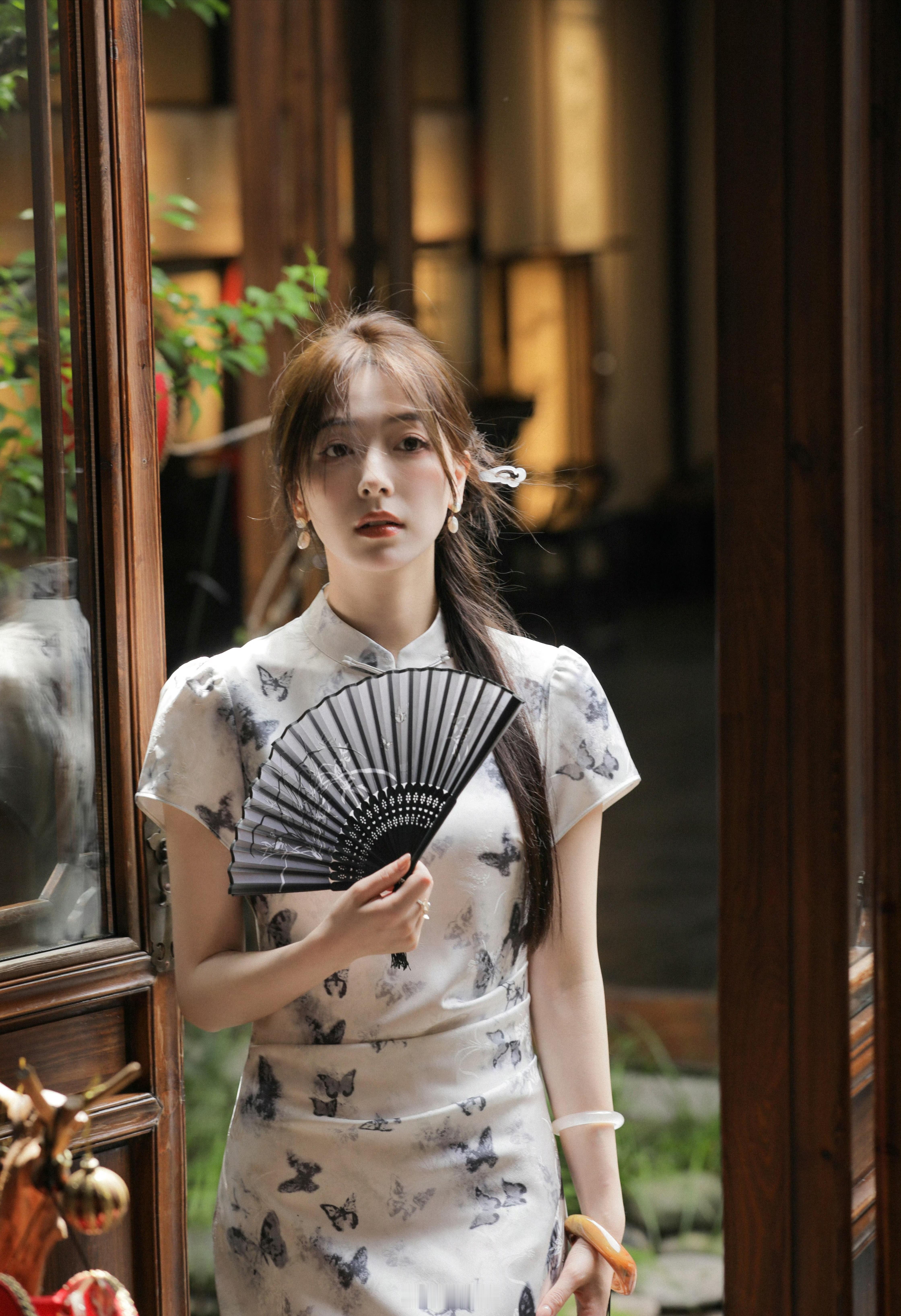小姐姐今日份的穿搭有点古风 ​​​