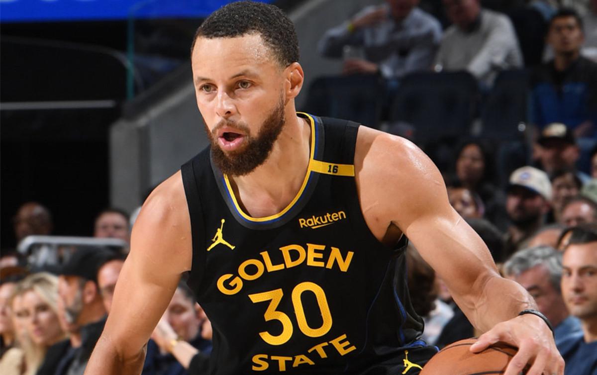 雷霆可能只使出一半的功力，就把勇士打的落花流水。

没错，就是落花流水！

面对