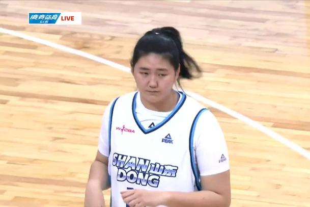 15连胜中断！广东女篮本赛季不败金身被被山东队打破，小将张子宇的贡献不止在得分。