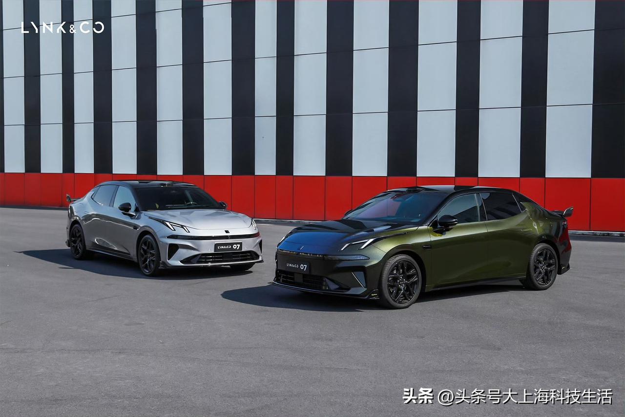 紫金军团的老铁们，看球之余咱聊点带感的！

今天湖人这进攻火力如果能配上个“顶级