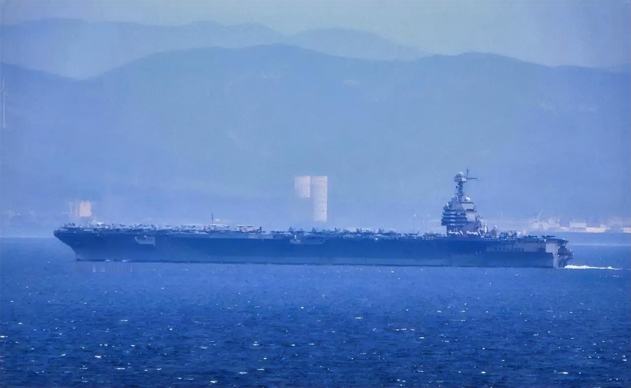 5月6日，福特号航母和为其护航的“班布里奇”号驱逐舰，以及西班牙“圣玛丽亚”级“