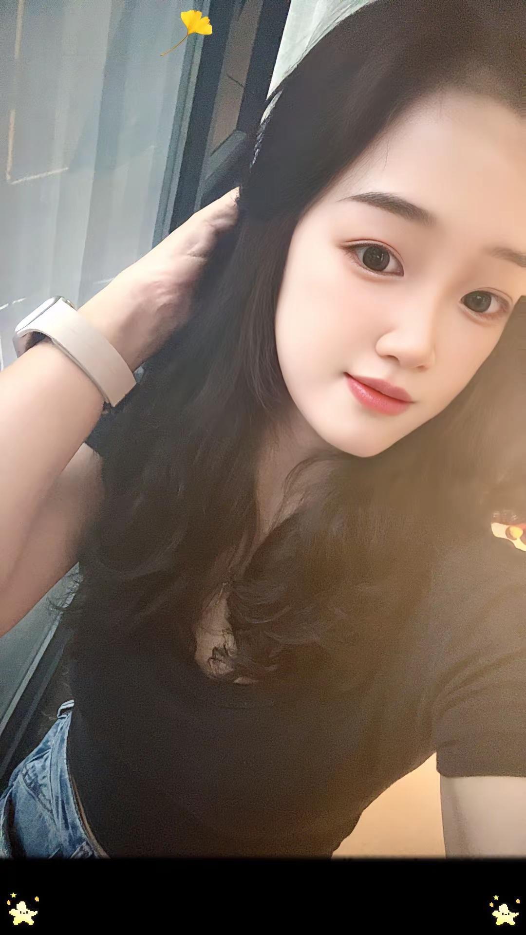 天生自带双眼皮，总被问是不是偷偷去割了这可是爸妈原装出厂，无人工加工～