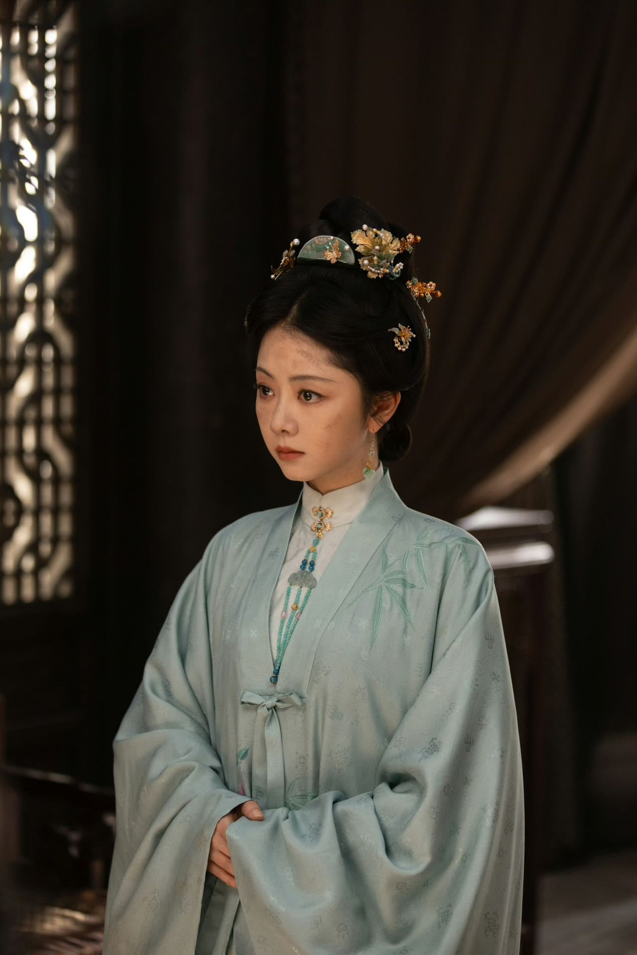 谭松韵的真诚杀死了比赛谭松韵给兰香如故不同人的落款  不是统一模板的告别信，根据