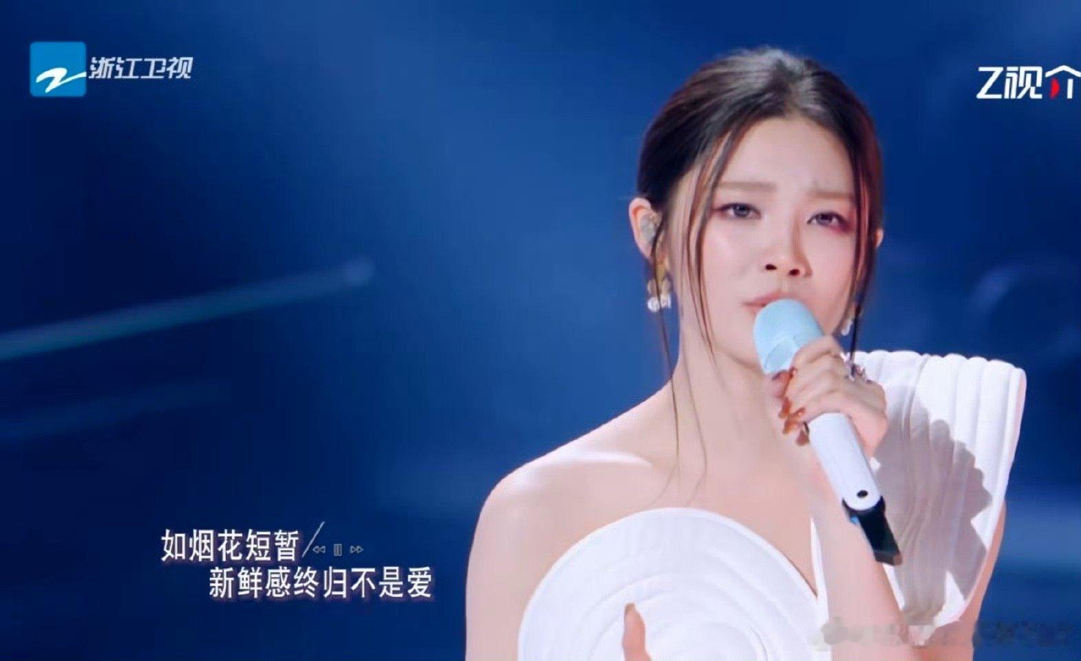 王赫野姚晓棠消散对白 被姚晓棠《消散对白》的歌声彻底征服！纯净空灵的声线，细腻深