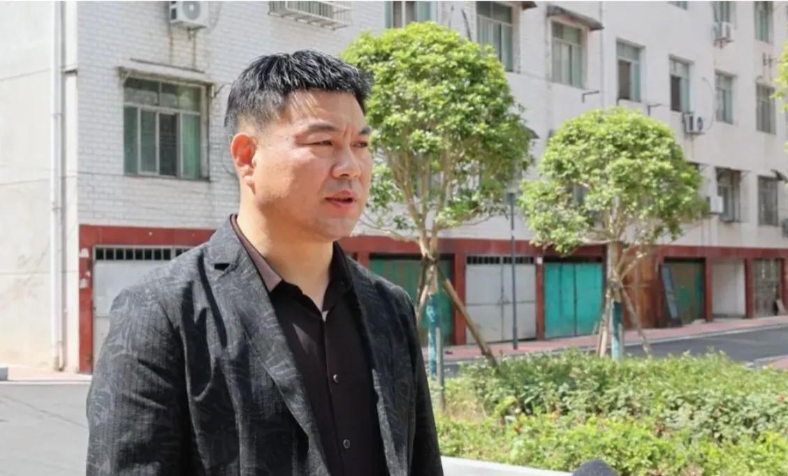 平凡的人，总会给人带来感动！“白车侠”杜志军的事迹这两天备受关注，他的果断勇敢把