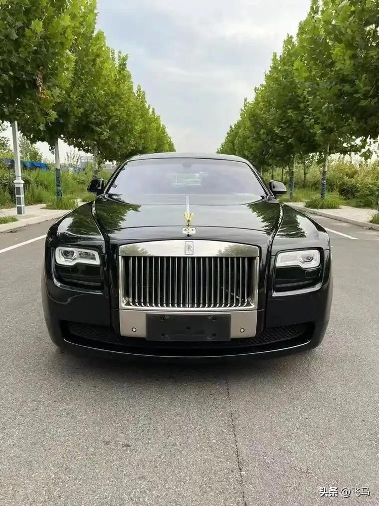 我们小县城原来有个街溜子，基本就是黑社会成员，但此人头脑比较活泛，看到了互联网的