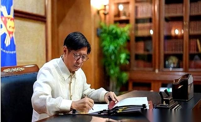 10月2日，菲律宾参议员伊梅·马科斯公开爆料，说2028年菲律宾可能不会举行总统