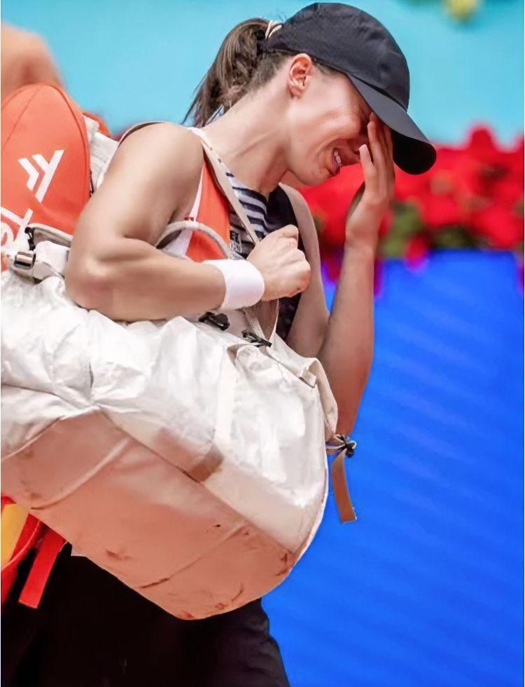 你精心规划了红土赛季的每一步，战术、体能、状态，全算到了。结果呢？一个你没听过的