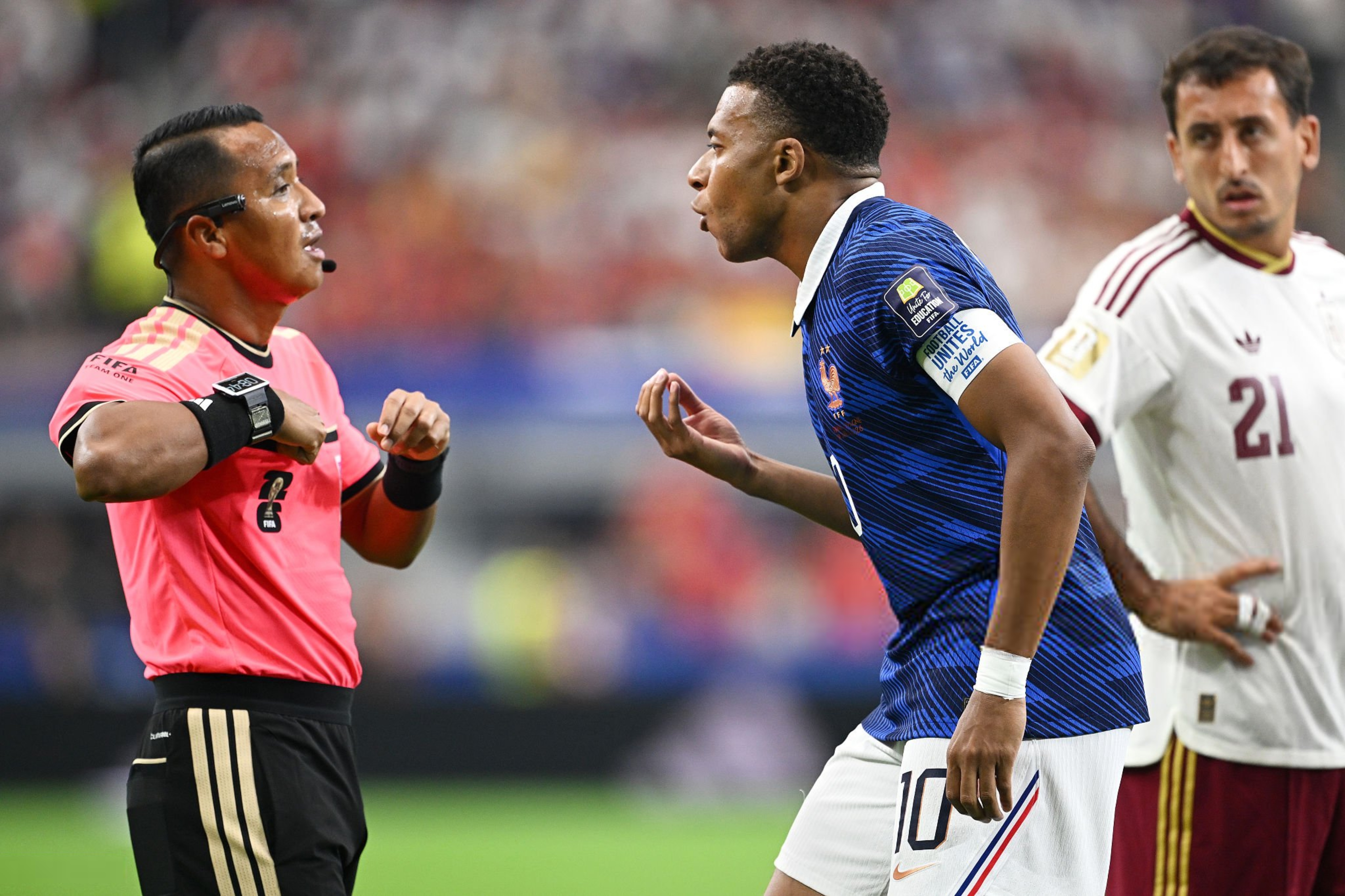 【半场】法国0-1西班牙；奥雅萨瓦尔点球破门法国vs西班牙