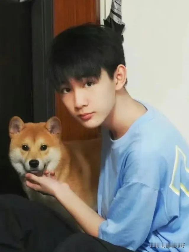 好厉害！荣梓杉艺高拿下中戏、北电两个第一名，小小年纪未来可期啊！希望内娱多点这样