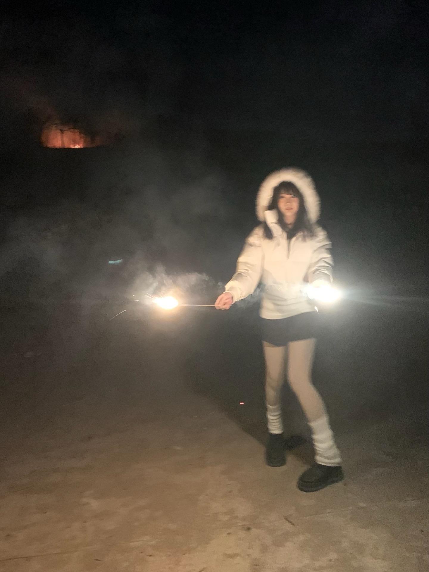 我们都不懂离别的重量，直到某天冷空气裹挟着回忆涌入