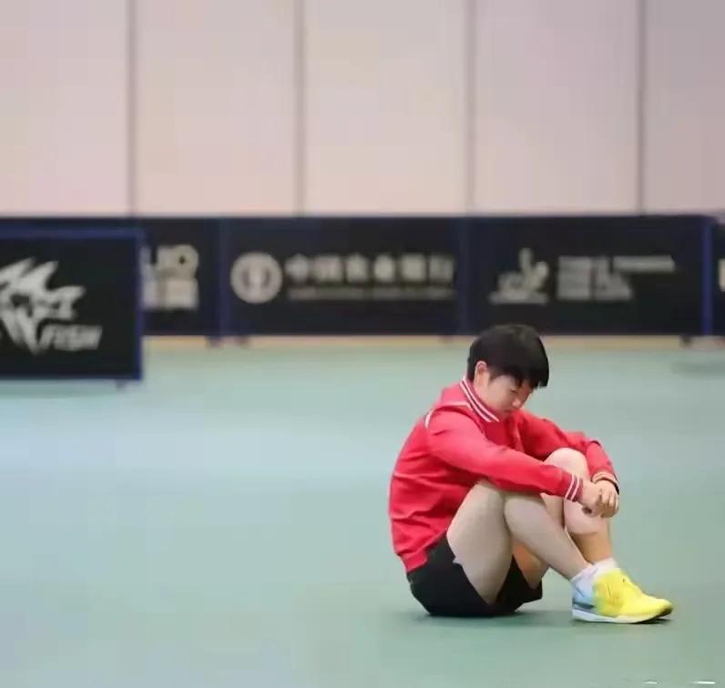 你能想象吗？莎莎输掉比赛后，那令人心疼的懂事，简直让人想冲进去抱抱她！
一、她默