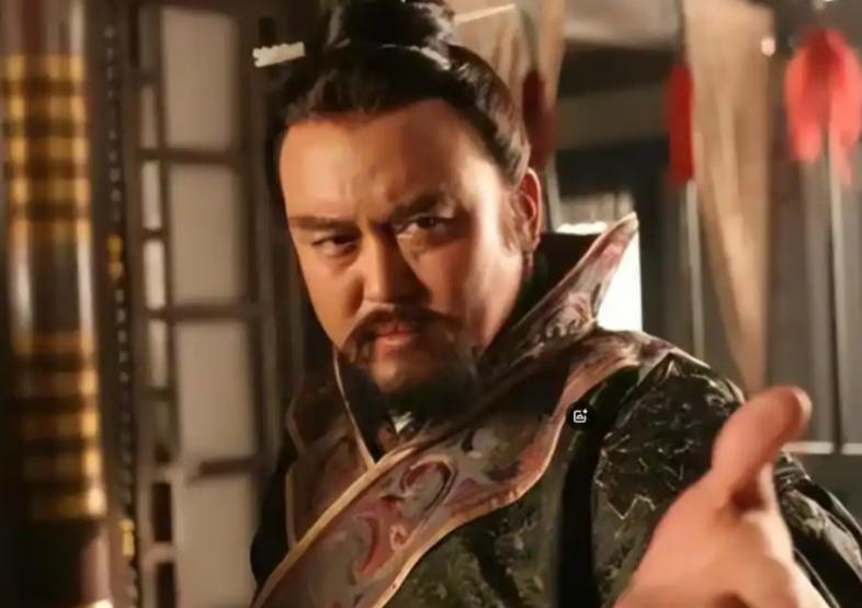 公元905年，一个闷热的夏夜，黄河白马驿的河水湍急，发出阵阵嘶吼。 三十多位身着