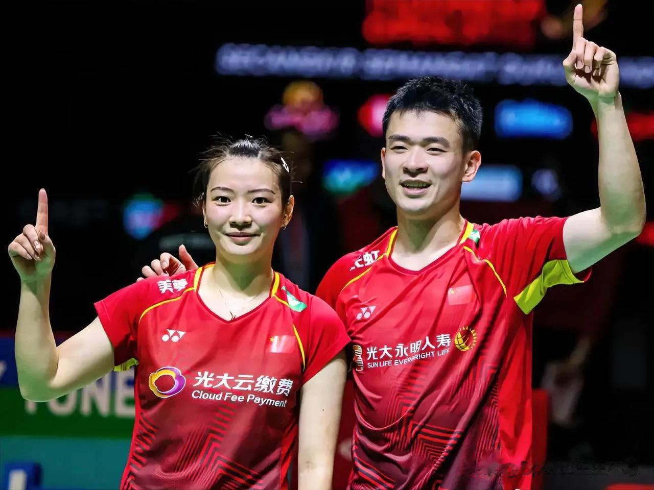 11月18日，2023世界羽联日本羽毛球大师赛混合双打第一场半决赛刚刚结束，中国