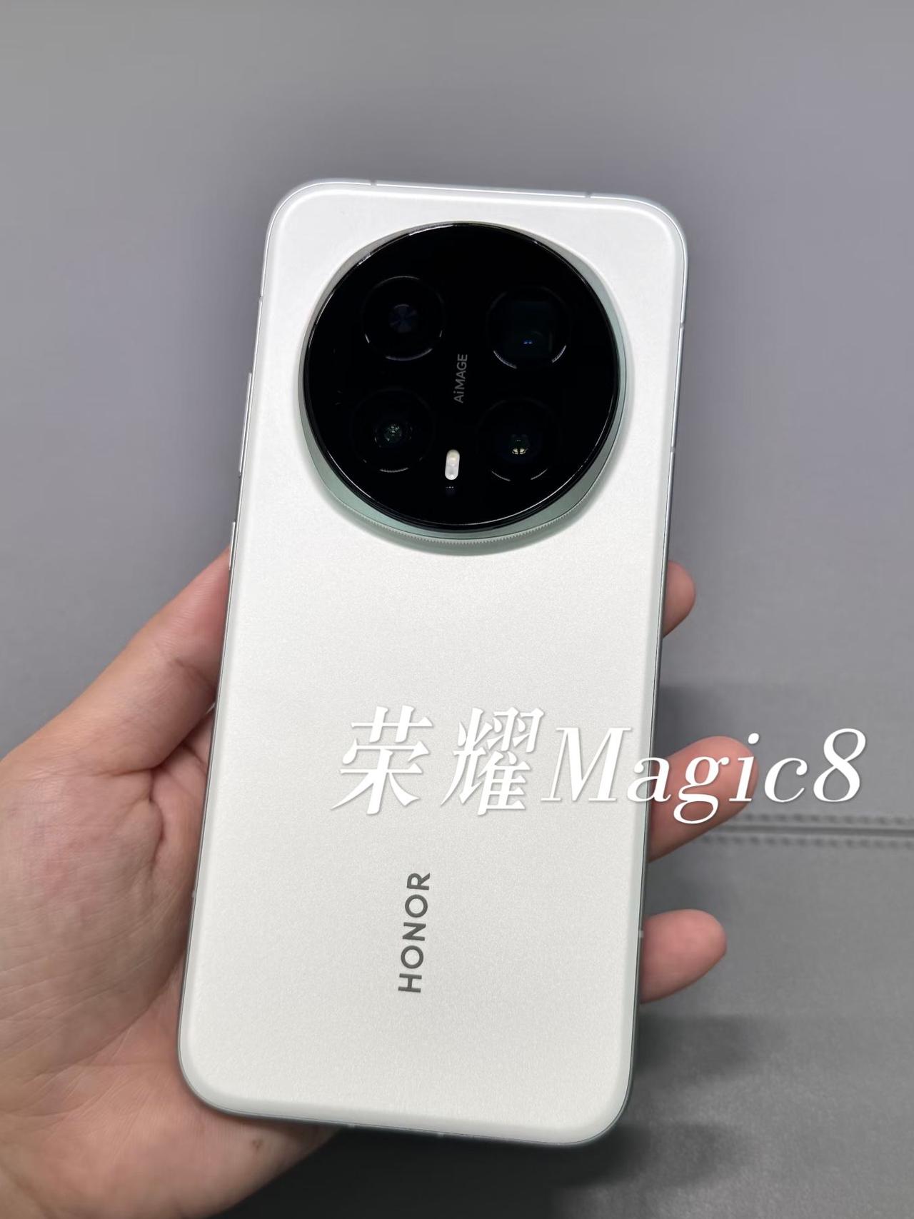 华为Mate 80 vs 荣耀Magic8旗舰对比
作为数码博主，实测过不少旗舰