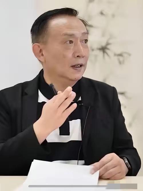 卢麒元教授戳破真相：水、电、网等关乎国计民生的基础公共服务绝不能交给私有企业！