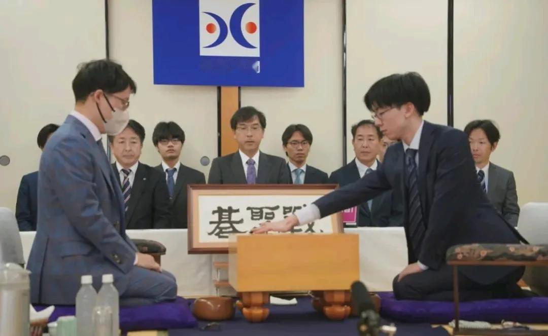 关注日本精彩棋战：
藤泽里菜再夺冠军
井山卫冕一步之遥


第9届日本扇兴杯女子