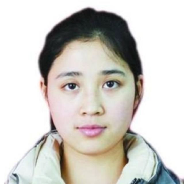 1990年，重庆36岁光棍捡到了一个女婴，不舍吃不舍喝将女孩养大。谁想到，养女成