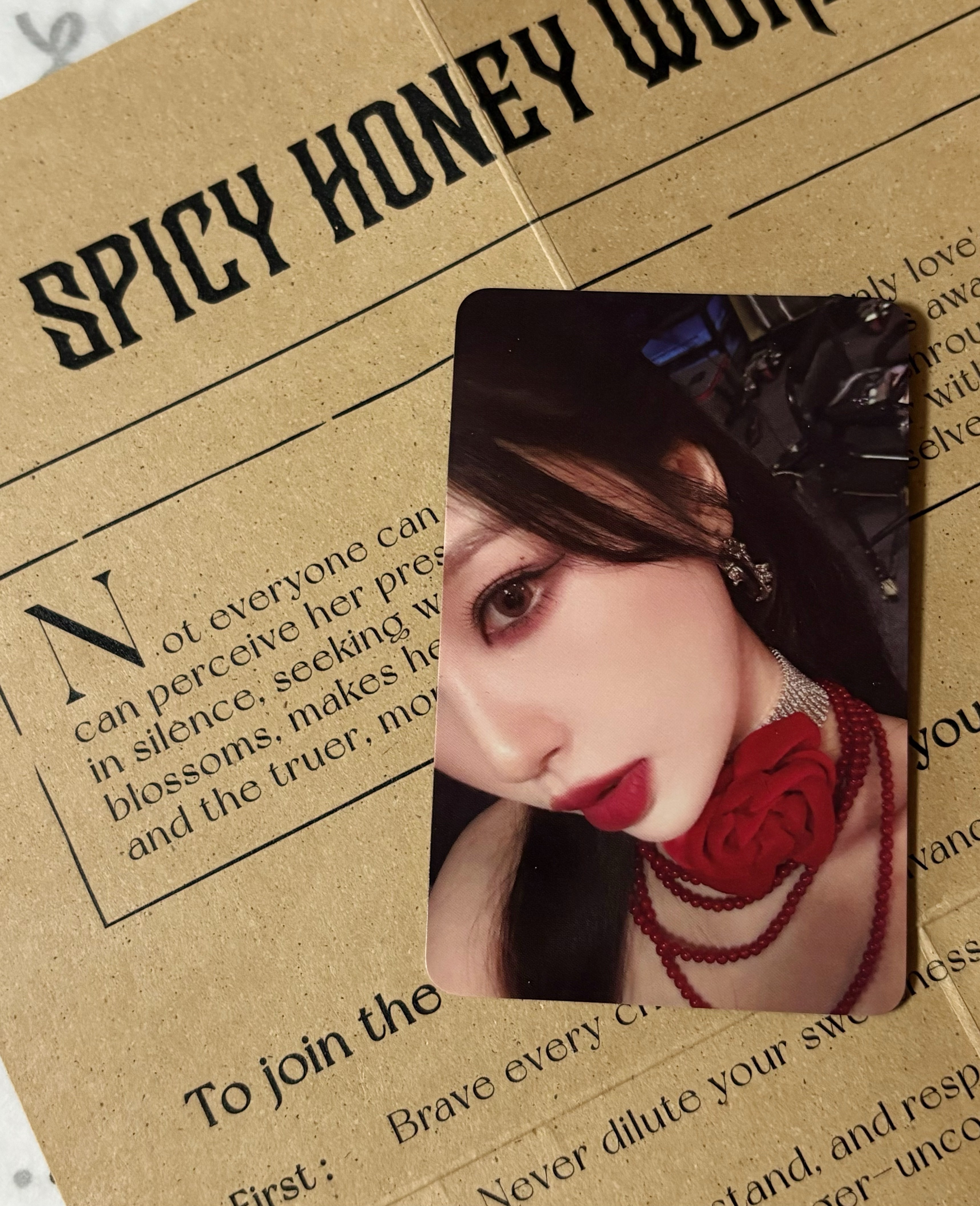 其实我很喜欢虞书欣这张，好想亲她眼皮上的那颗痣