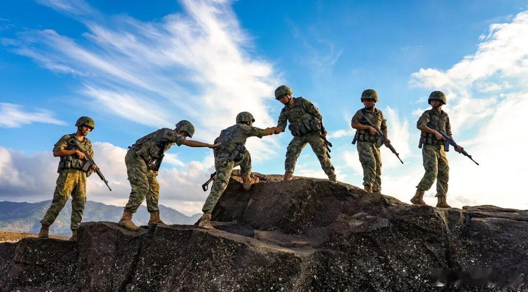 风雨砥砺终见彩虹淬火砺兵练就硬功晚安