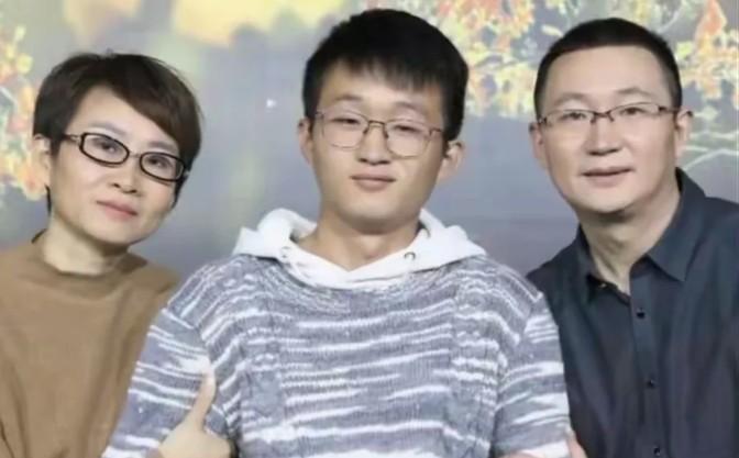 父子竟是同行！打牌丢失的儿子19年后惊喜相认！😭
19年前的一次疏忽，让一位父