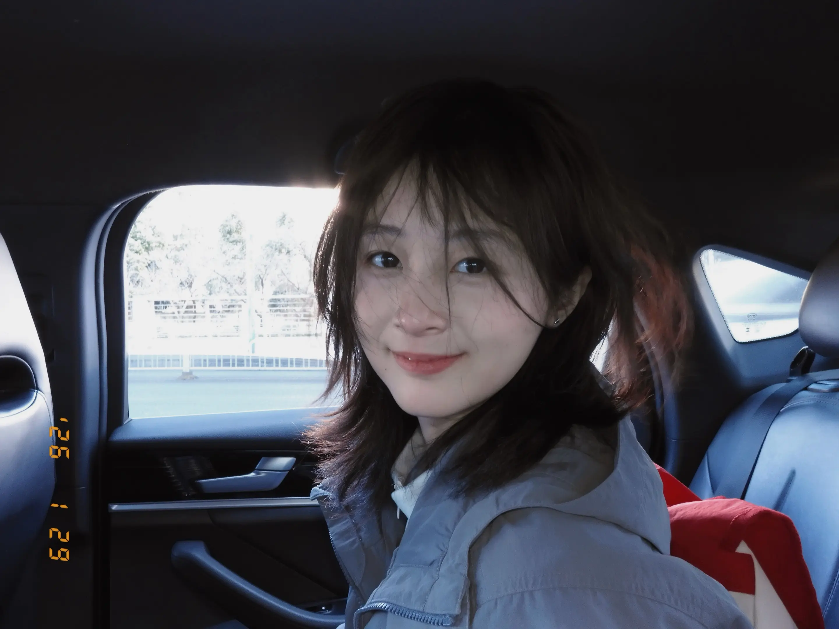 亲爱的 我无心于你一较高下。