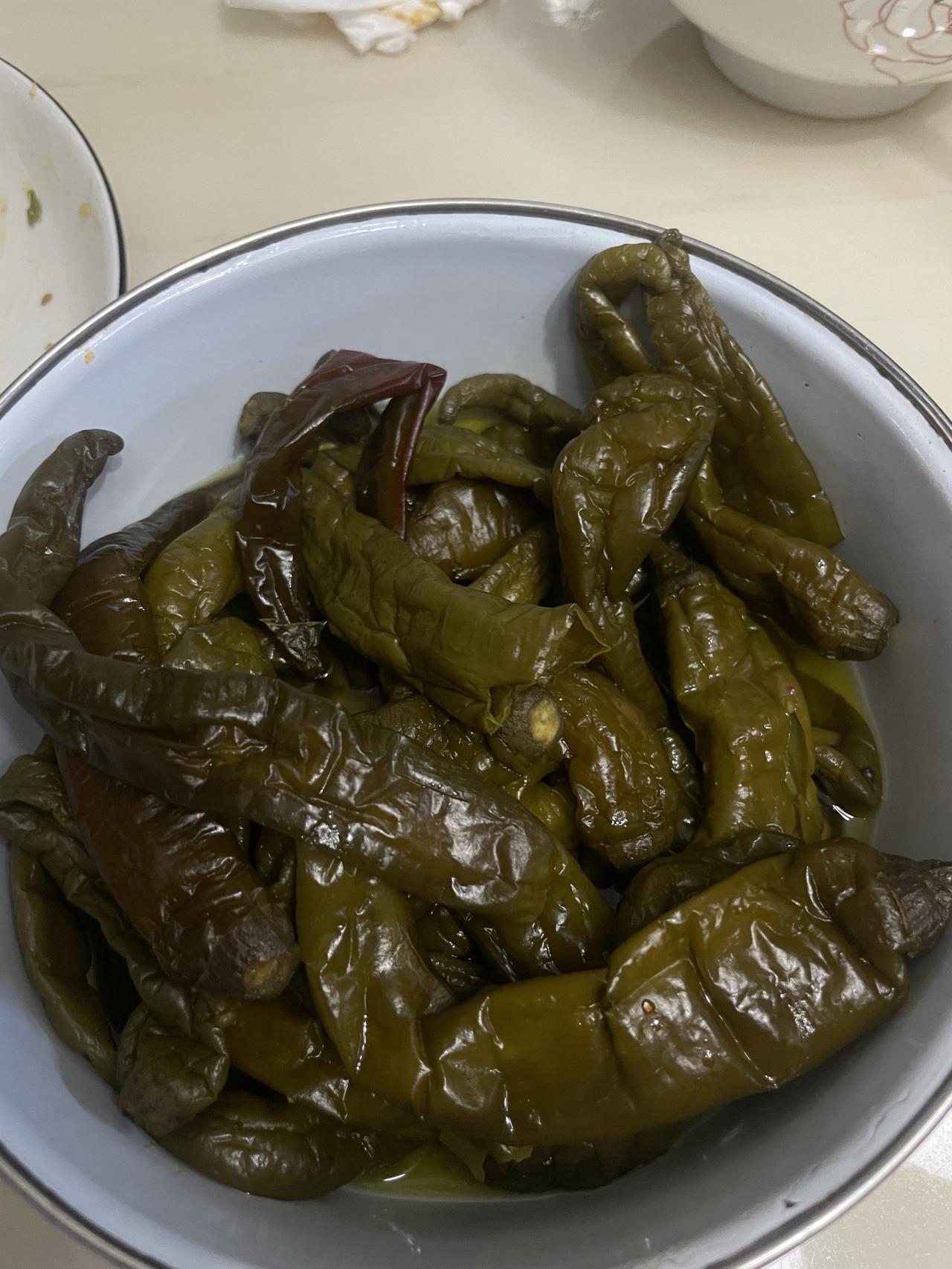 到了两袋，好点的一袋太少，另一袋颜色发黑，苦味，家里人骂我了