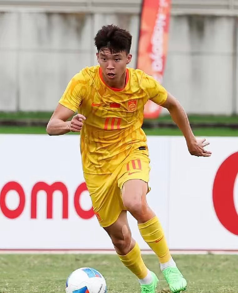王钰栋回归亚运半决赛中国U23男足vs韩国U23 相比于 1/4 决赛对阵泰国 