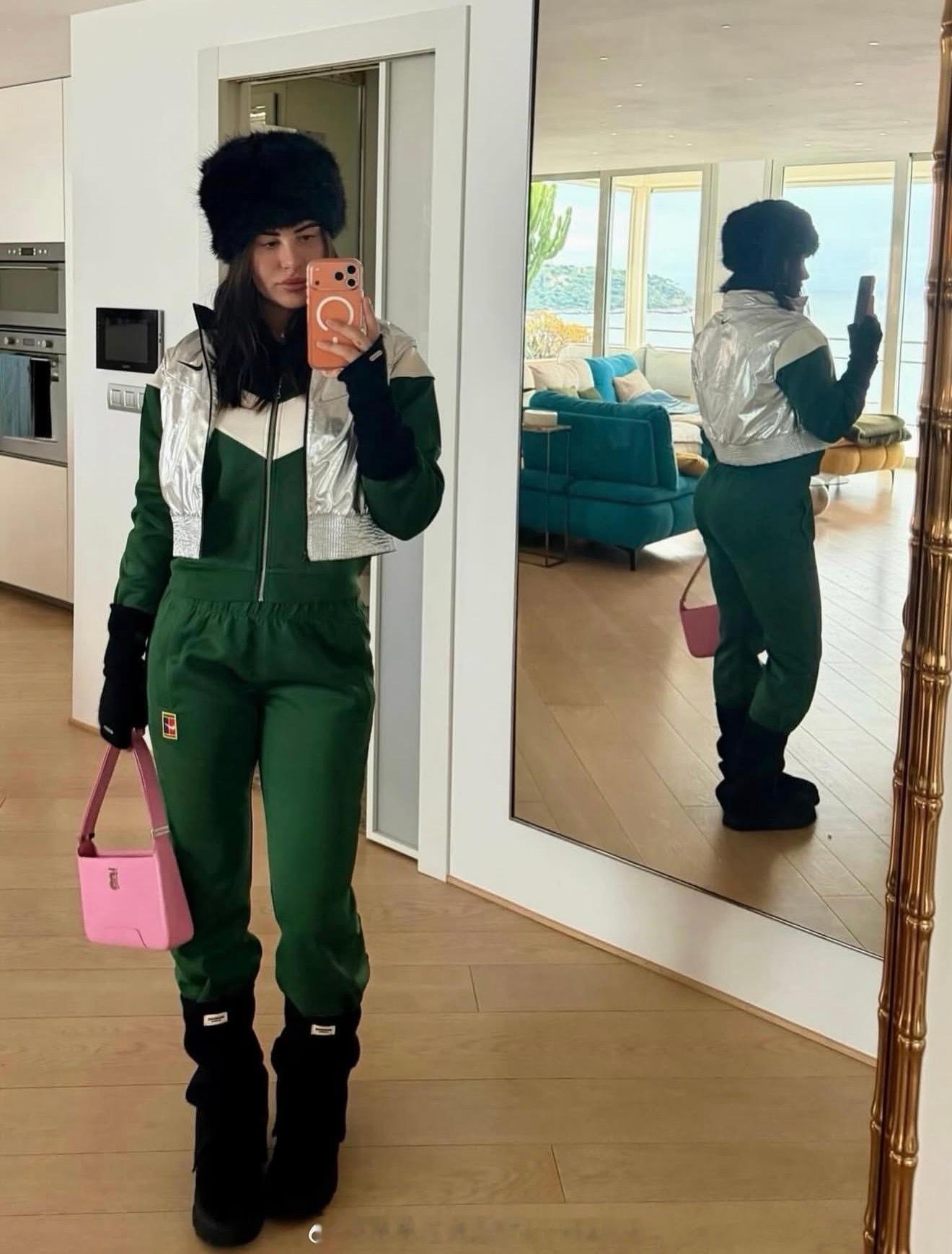 我还以为是萨巴伦卡，结果是安德莱斯库。 