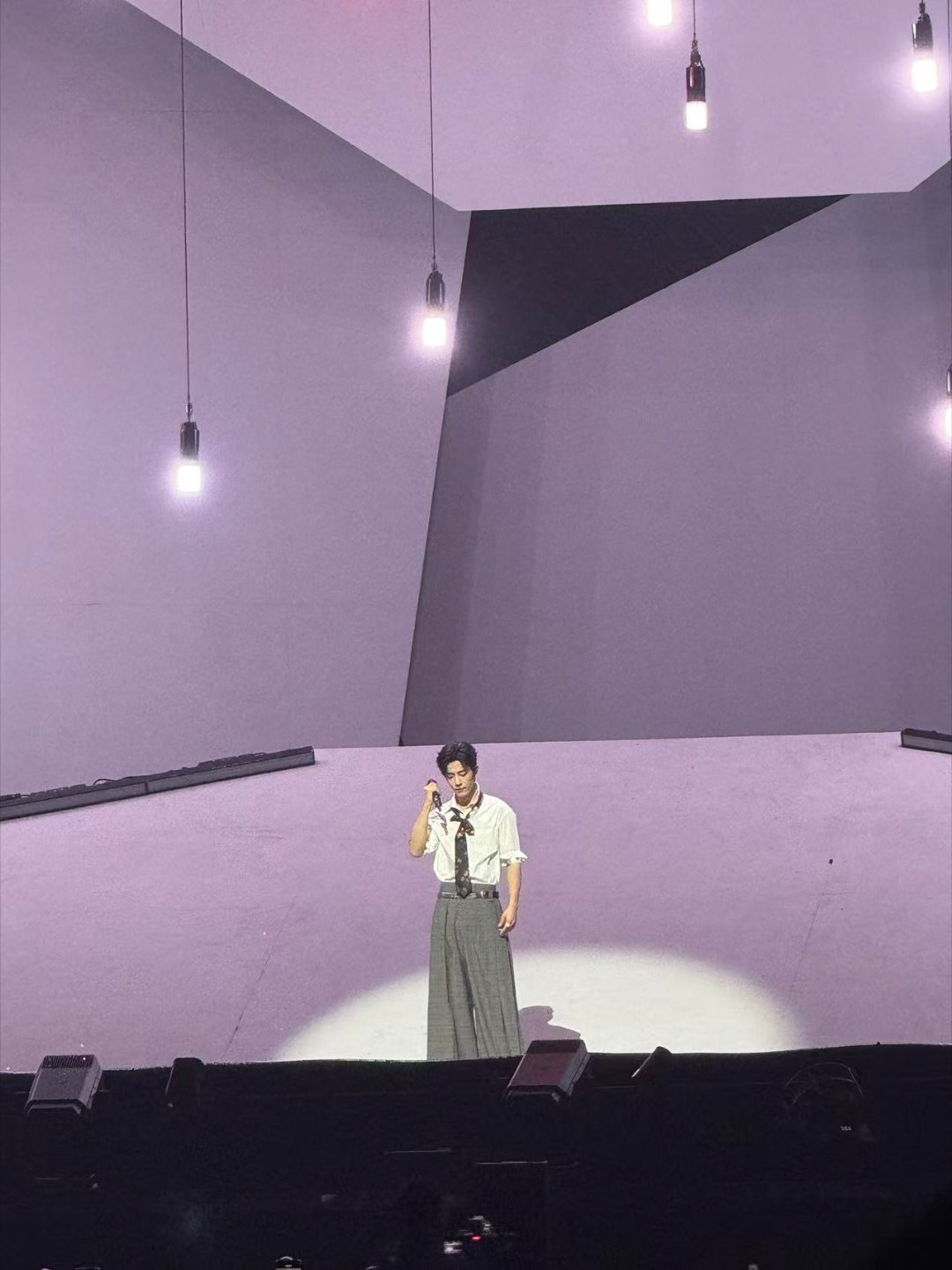 肖战演唱会内场状态好到爆哥哥肖战[超话] ​​​