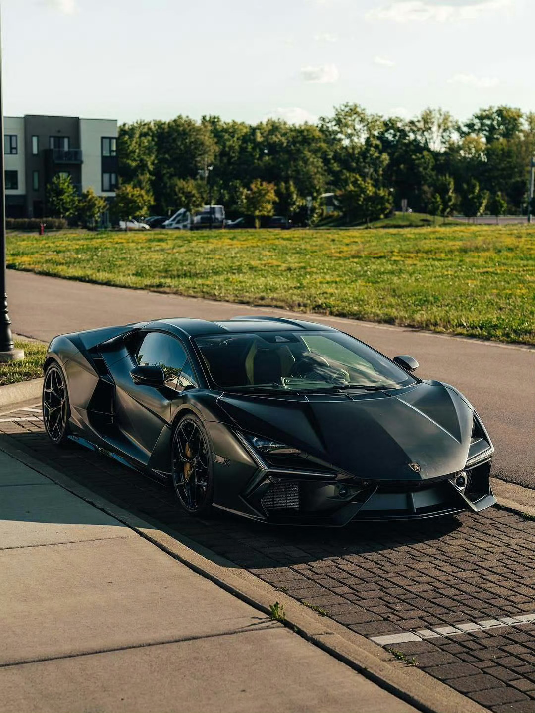 兰博基尼 Revuelto 