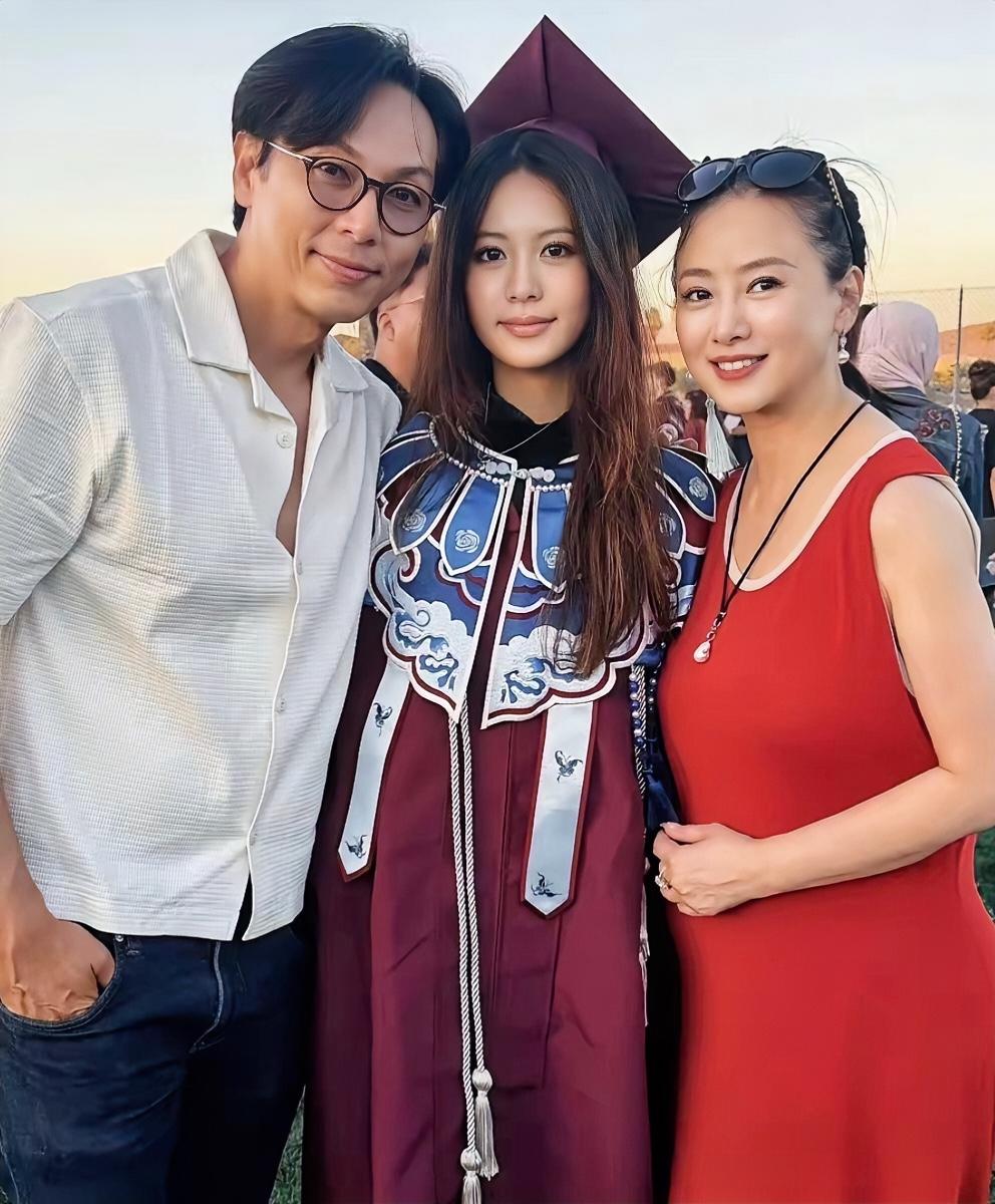 “如果祖国看的得她，她有这个能力和本事当然义不容辞。”这是翁红对网友质疑女儿会不