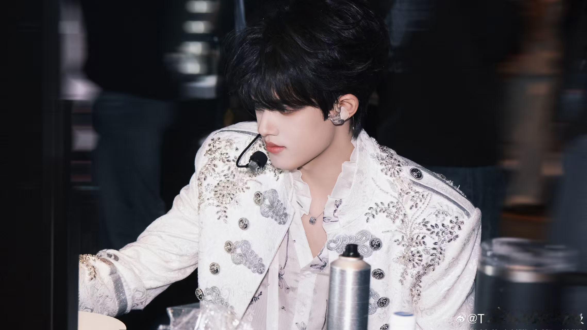 张极去济南了 济南这座城市很有韵味，期待张极慢慢感受当地风情 