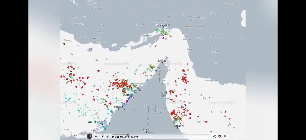 按照伊朗划定航道（靠近格什姆岛和霍尔木兹岛）走的商船和油轮，都顺利通过了霍尔木兹